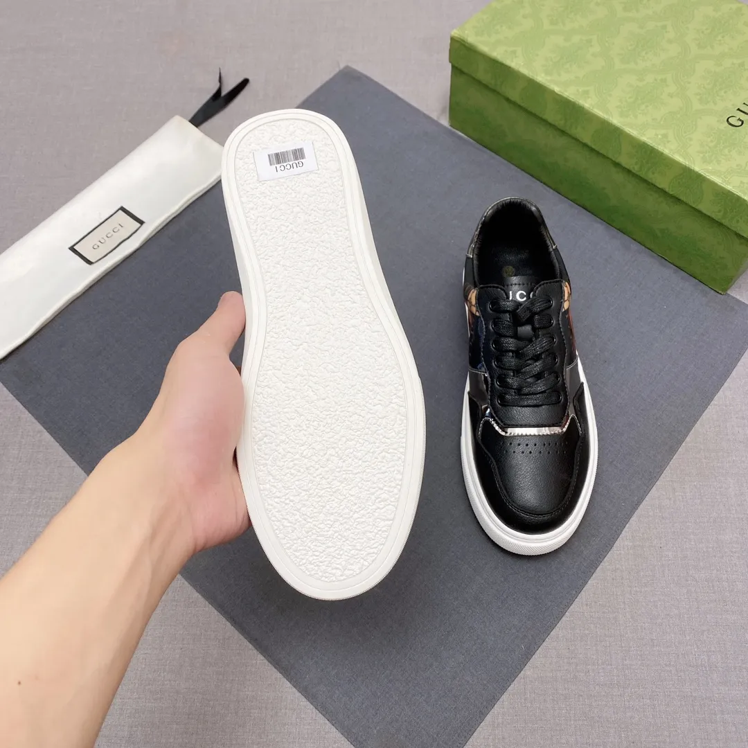 p380 【GUCCI】Gucci men’s casual shoes are absolutely popular 🔥The ultimate matching item for handsome men! The charm of super texture is irresistible, the main recommendation, the flower leather color is bright! The upper is made of high-quality fabrics, the leather lining is used for the feet, and the wear-resistant rubber sole is noble and elegant! Extremely comfortable🎁🎁You can be as handsome as you want💪 Size 38-44! No. 061